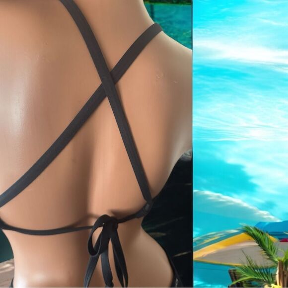 Jantzen Black Crochet Halter Bikini Top l Tie Back l XS l EUC - Picture 4 of 13